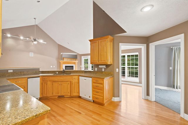 395 S Yellowwood Drive, Springfield, MO 65809
