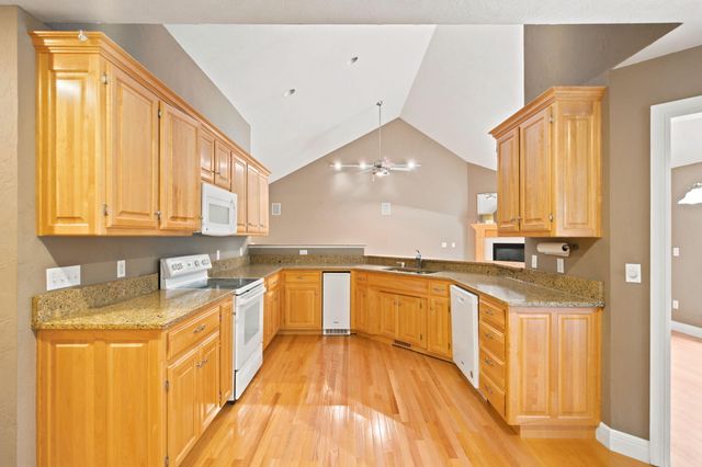 395 S Yellowwood Drive, Springfield, MO 65809