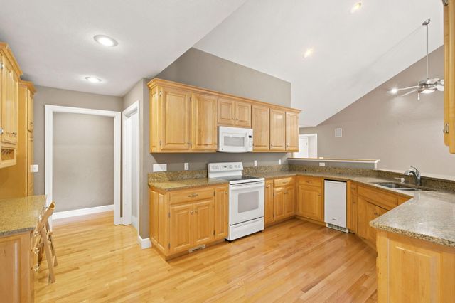 395 S Yellowwood Drive, Springfield, MO 65809