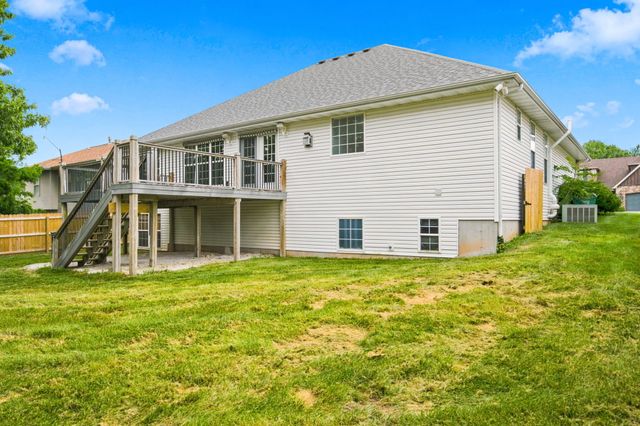 395 S Yellowwood Drive, Springfield, MO 65809