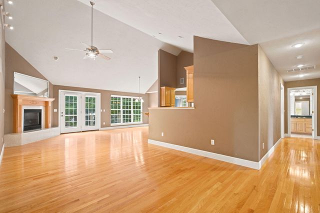 395 S Yellowwood Drive, Springfield, MO 65809