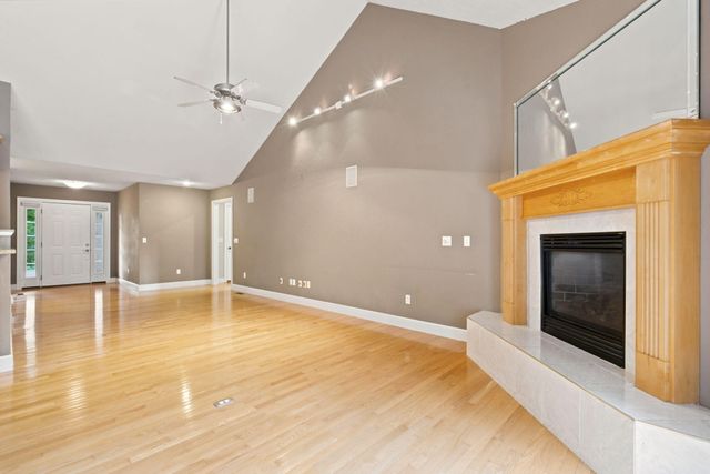 395 S Yellowwood Drive, Springfield, MO 65809