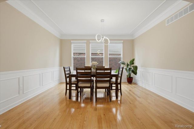 1114 Wales Drive, Orion Charter Township, MI 48359