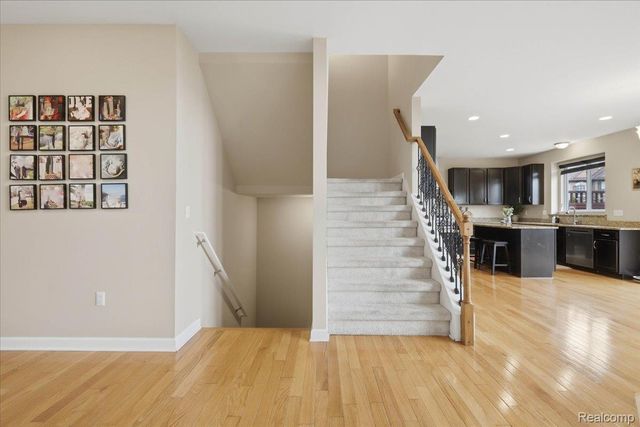 1114 Wales Drive, Orion Charter Township, MI 48359