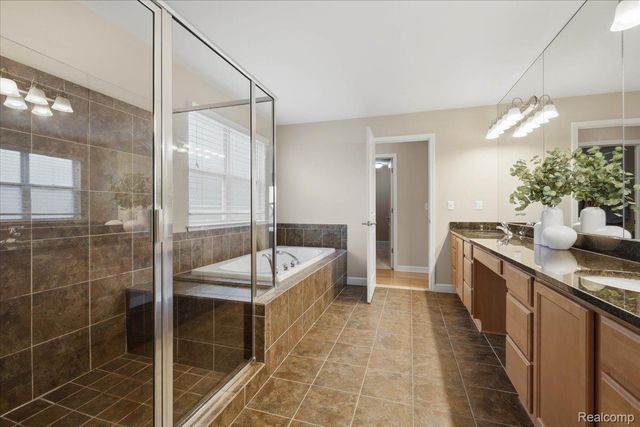 1114 Wales Drive, Orion Charter Township, MI 48359