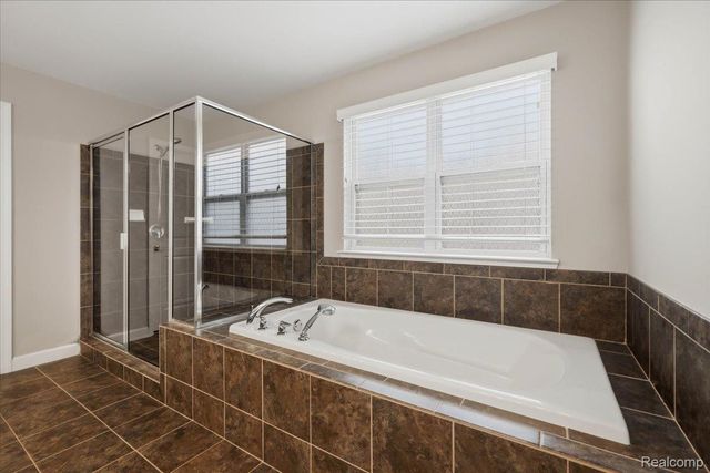 1114 Wales Drive, Orion Charter Township, MI 48359
