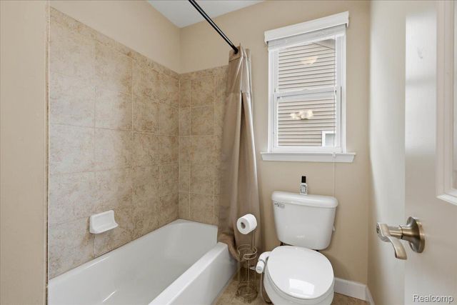 1114 Wales Drive, Orion Charter Township, MI 48359