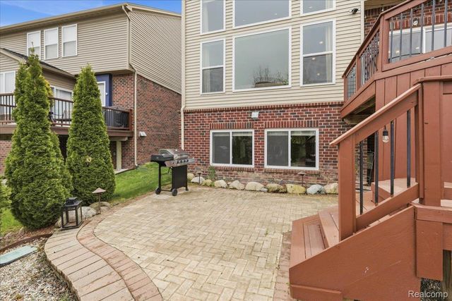 1114 Wales Drive, Orion Charter Township, MI 48359