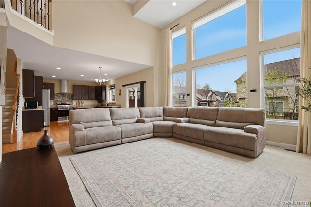 1114 Wales Drive, Orion Charter Township, MI 48359