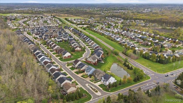 1114 Wales Drive, Orion Charter Township, MI 48359