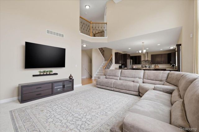 1114 Wales Drive, Orion Charter Township, MI 48359
