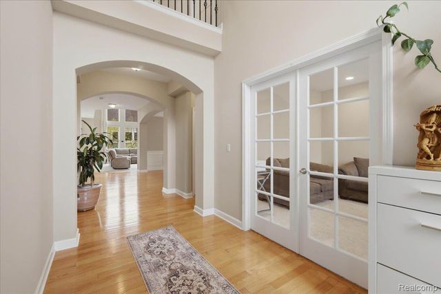 1114 Wales Drive, Orion Charter Township, MI 48359