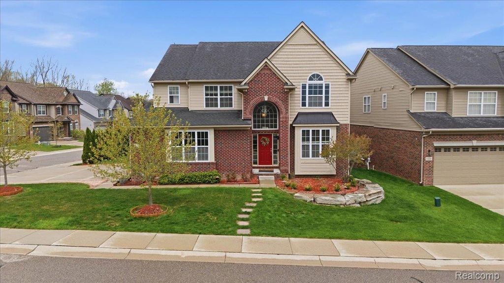 1114 Wales Drive, Orion Charter Township, MI 48359