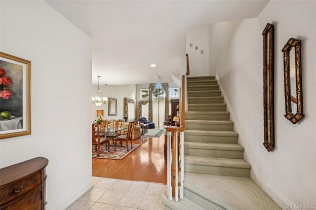 652 Balfour Place, Melville, NY 11747