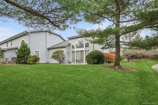 652 Balfour Place, Melville, NY 11747