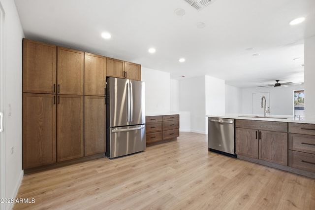 15206 W EVENING STAR Trail, Surprise, AZ 85374