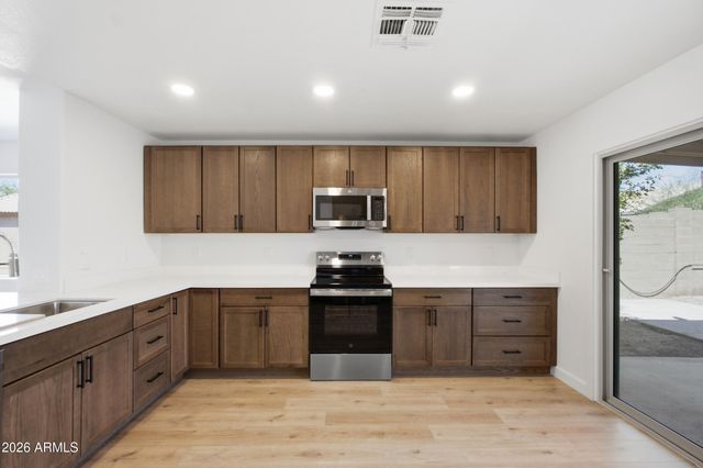 15206 W EVENING STAR Trail, Surprise, AZ 85374