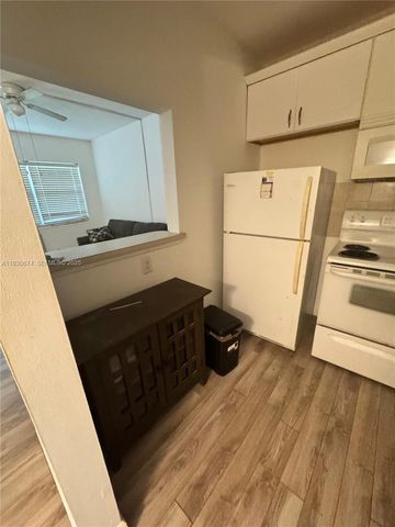 118 E Salisbury E 118, West Palm Beach, FL 33417