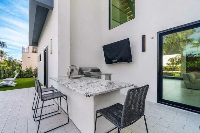 13480 US HIGHWAY 1, Juno Beach, FL 33408