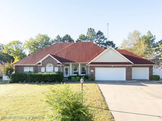 6408 Southfield Drive, Fort Smith, AR 72916