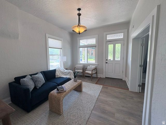 552 N PUGSLEY ST, Salt Lake City, UT 84103