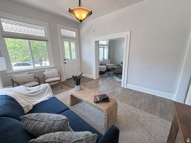552 N PUGSLEY ST, Salt Lake City, UT 84103