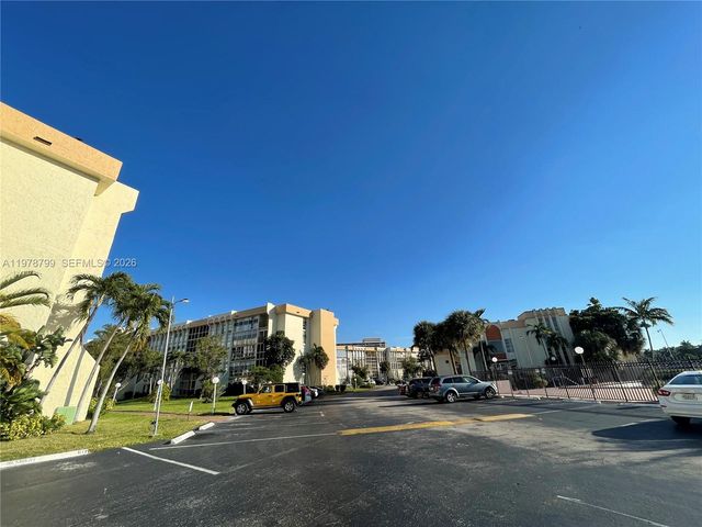 851 Three Islands Blvd 209, Hallandale Beach, FL 33009