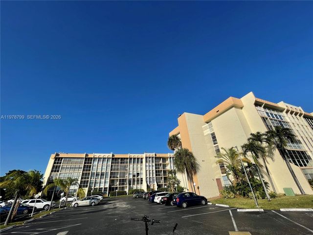 851 Three Islands Blvd 209, Hallandale Beach, FL 33009