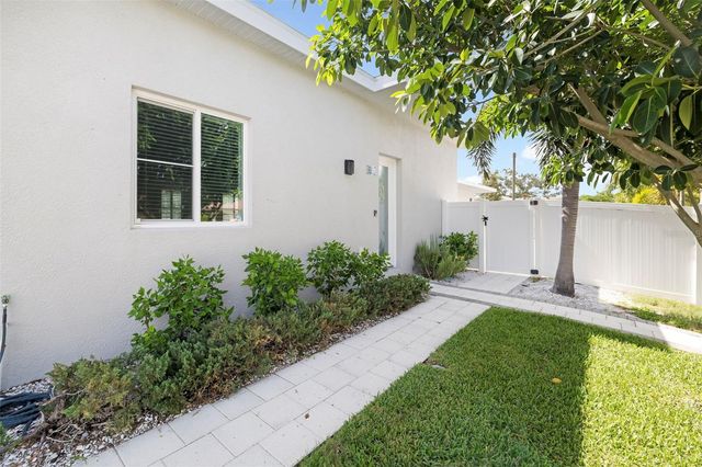 4524 RIVERWOOD AVENUE, Sarasota, FL 34231