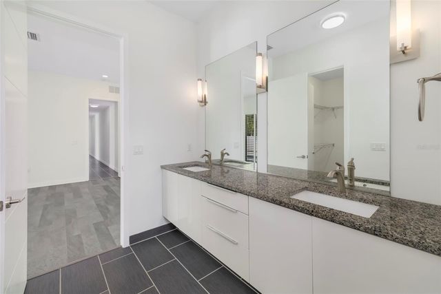 4524 RIVERWOOD AVENUE, Sarasota, FL 34231