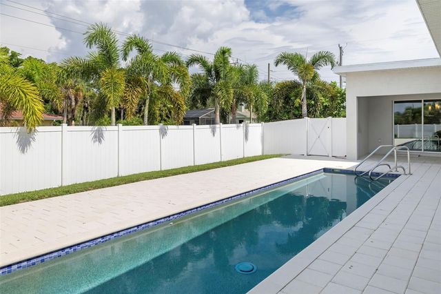 4524 RIVERWOOD AVENUE, Sarasota, FL 34231