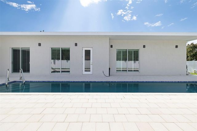 4524 RIVERWOOD AVENUE, Sarasota, FL 34231