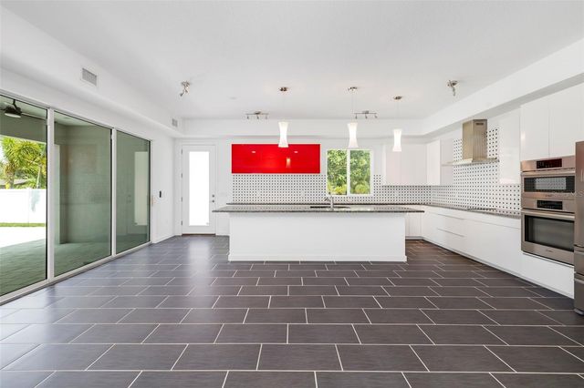 4524 RIVERWOOD AVENUE, Sarasota, FL 34231