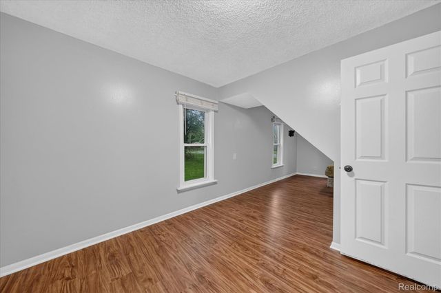 416 Thomas Street, Holly Village, MI 48442