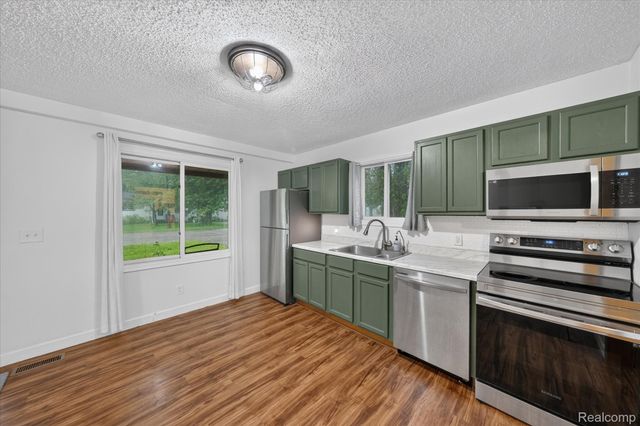 416 Thomas Street, Holly Village, MI 48442