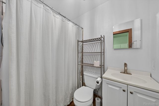 416 Thomas Street, Holly Village, MI 48442