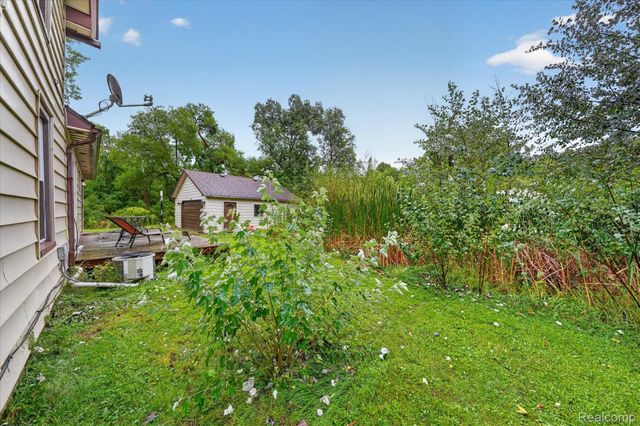 416 Thomas Street, Holly Village, MI 48442