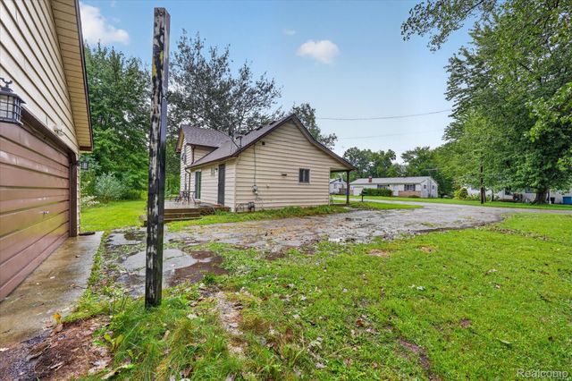416 Thomas Street, Holly Village, MI 48442