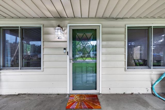 416 Thomas Street, Holly Village, MI 48442