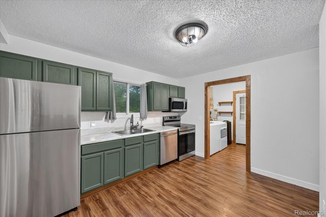 416 Thomas Street, Holly Village, MI 48442