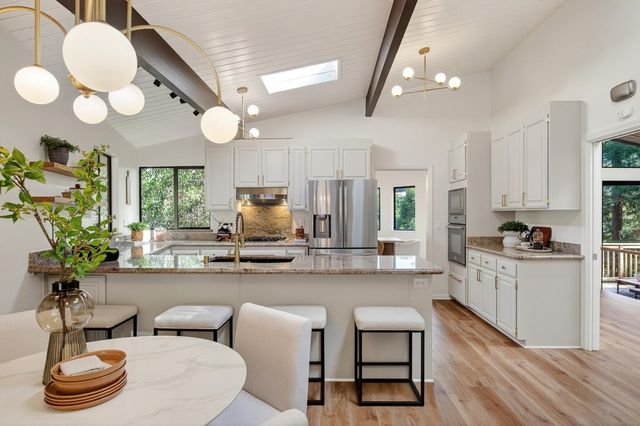 6505 6505 Girvin Dr., Oakland, CA 94611