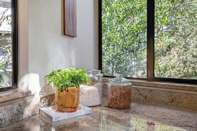 6505 6505 Girvin Dr., Oakland, CA 94611