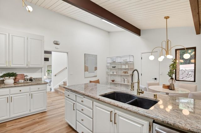 6505 6505 Girvin Dr., Oakland, CA 94611