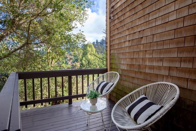 6505 6505 Girvin Dr., Oakland, CA 94611