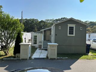 620 Montauk Highway 40, Westhampton Beach, NY 11978