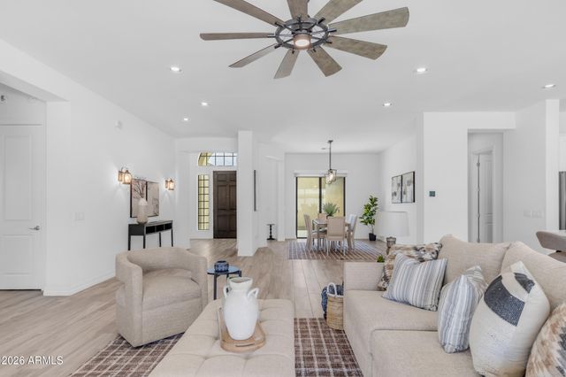 2538 E RAVENSWOOD Drive, Gilbert, AZ 85298