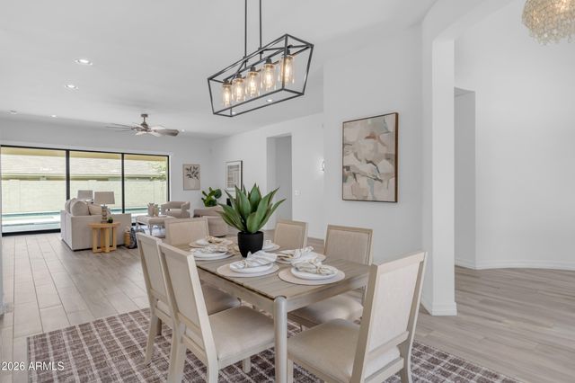 2538 E RAVENSWOOD Drive, Gilbert, AZ 85298