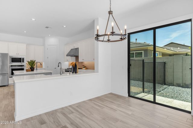 2538 E RAVENSWOOD Drive, Gilbert, AZ 85298