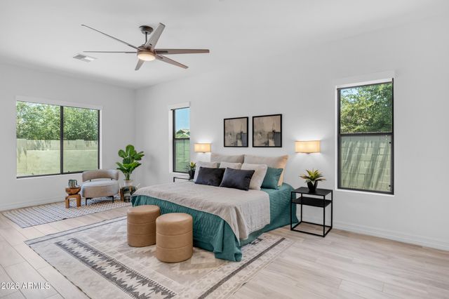 2538 E RAVENSWOOD Drive, Gilbert, AZ 85298