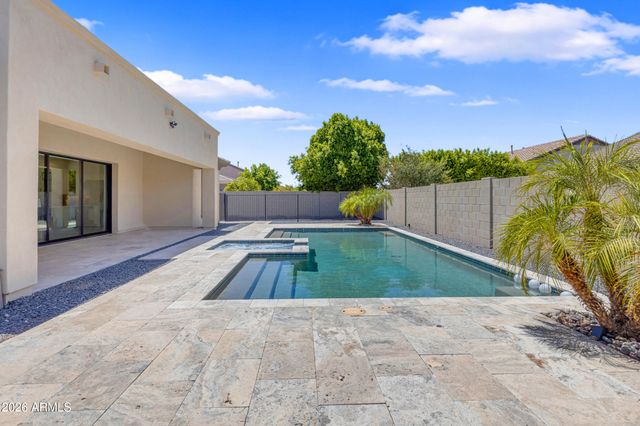 2538 E RAVENSWOOD Drive, Gilbert, AZ 85298
